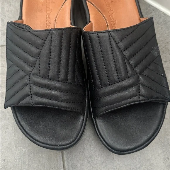 Chic Black Quilted Women's Sandals - Picture 5 of 5